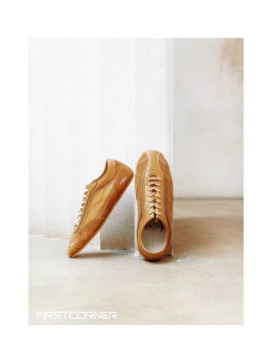 FIRSTCORNER Ballet 90 – Vintage Cowhide Sneakers